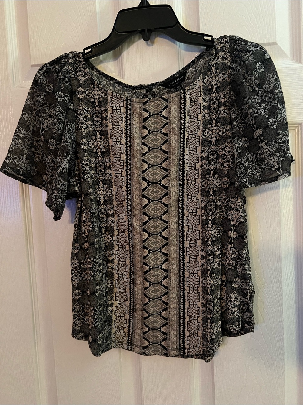 Lucky Brand Black & White Printed Flutter-Sleeve Blouse